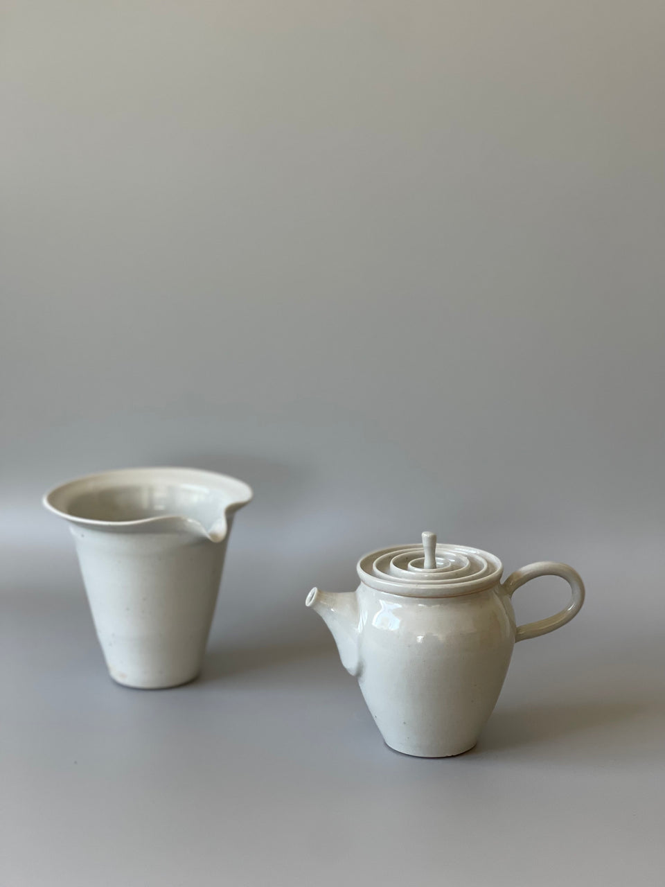 Yu-Jui Yang ceramic teaware, blending minimalism and innovation for an elegant tea experience.