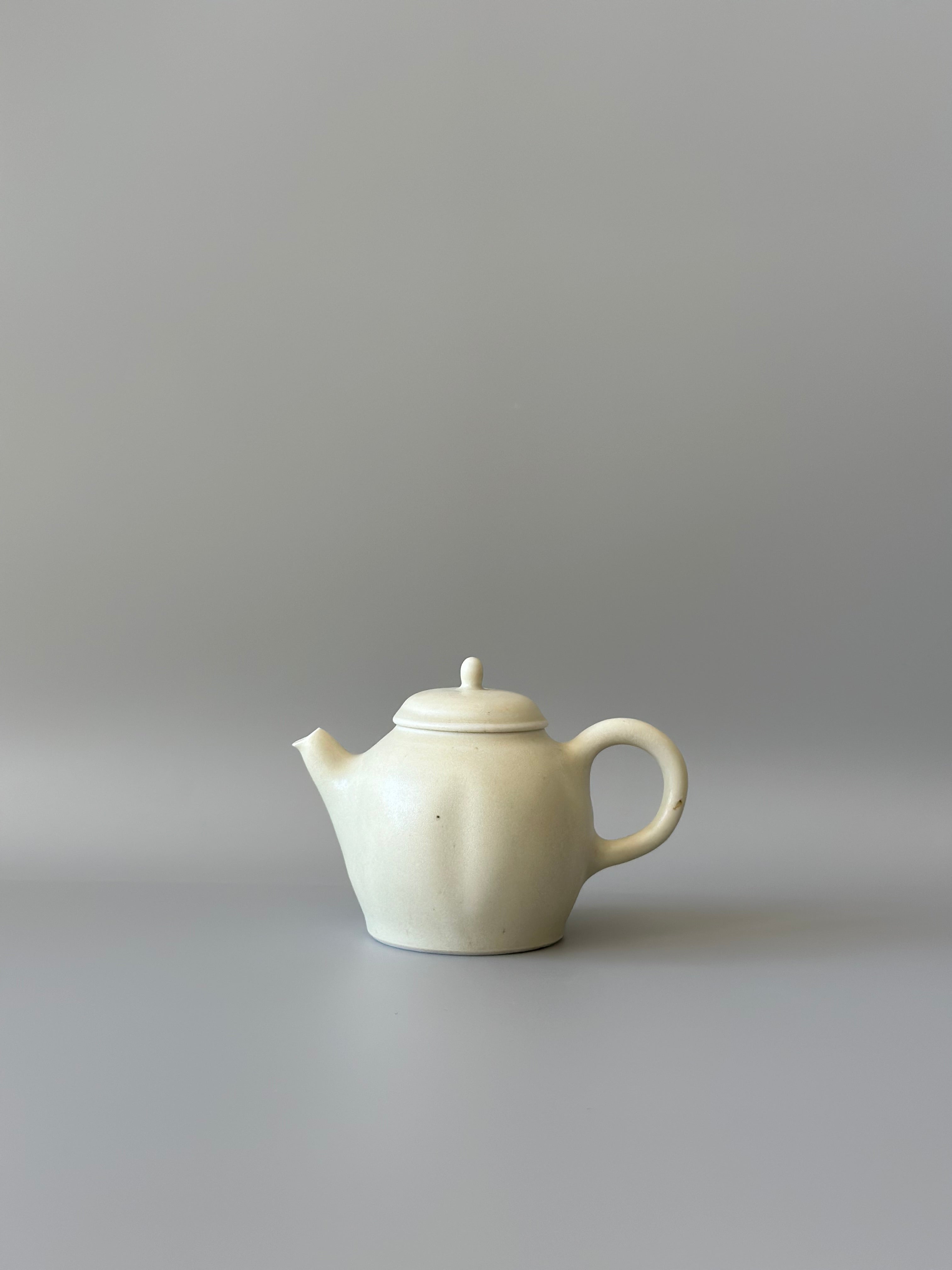 Artisan Teaware by Award-Winning Ceramists: Elegance & Quality