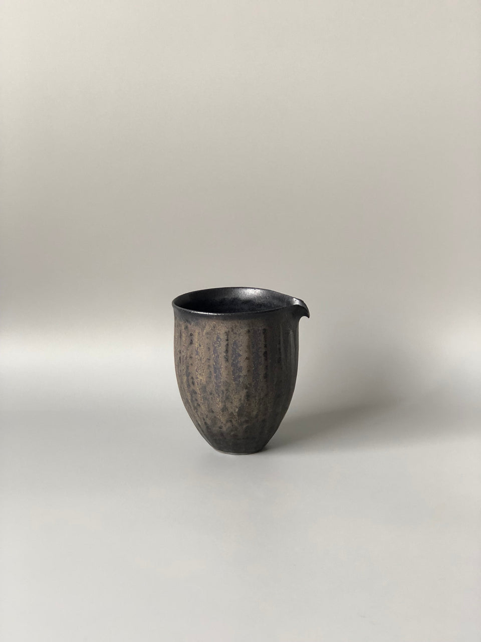 Smoke Brown Tea Pitcher M