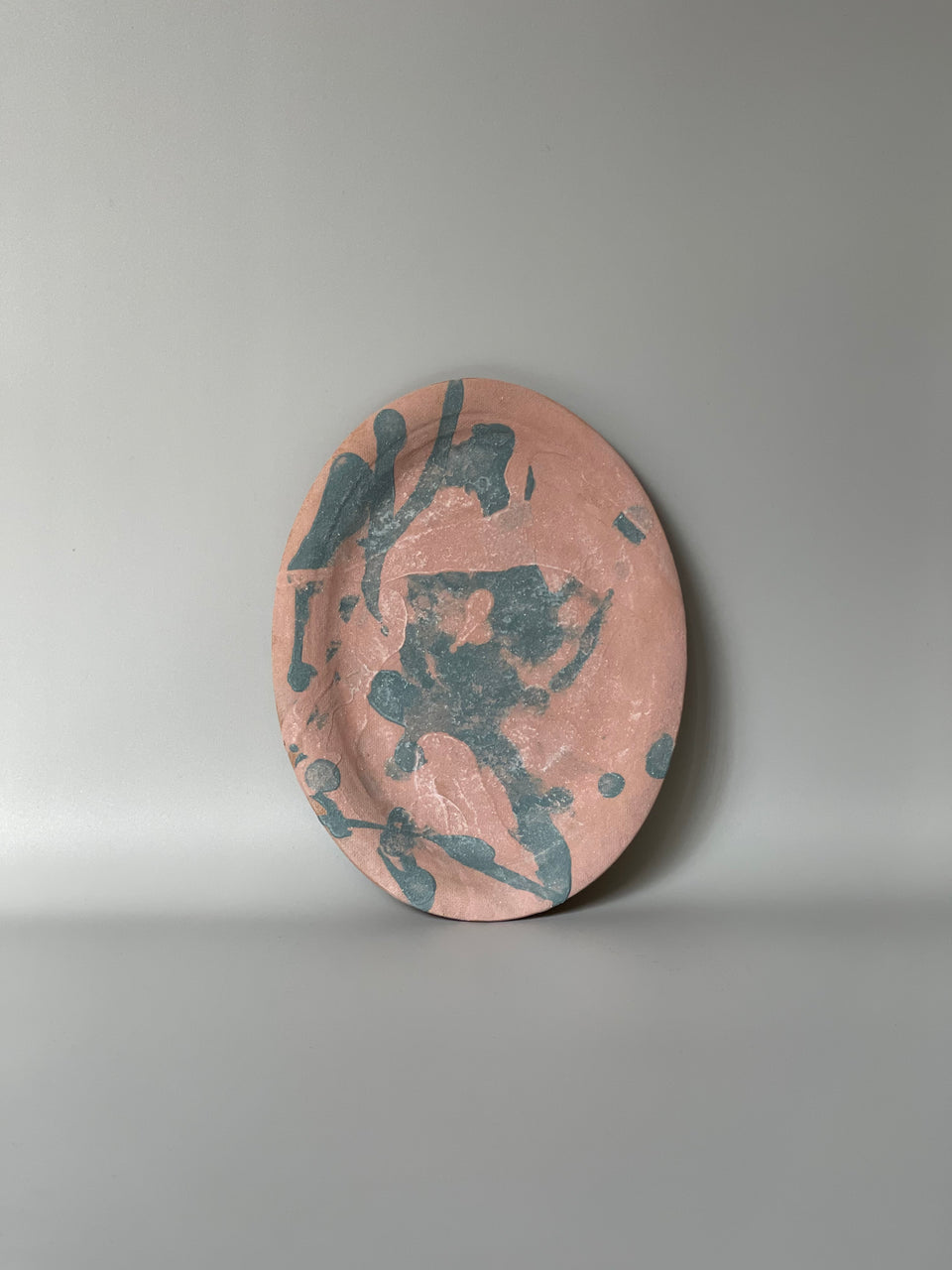 " Silent" Coral Oval Plate