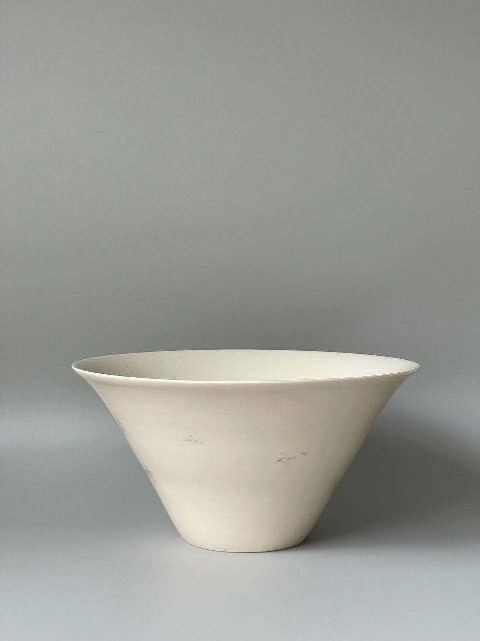 In Between Pot Support/ Vase/ Hucheng/ Bowl