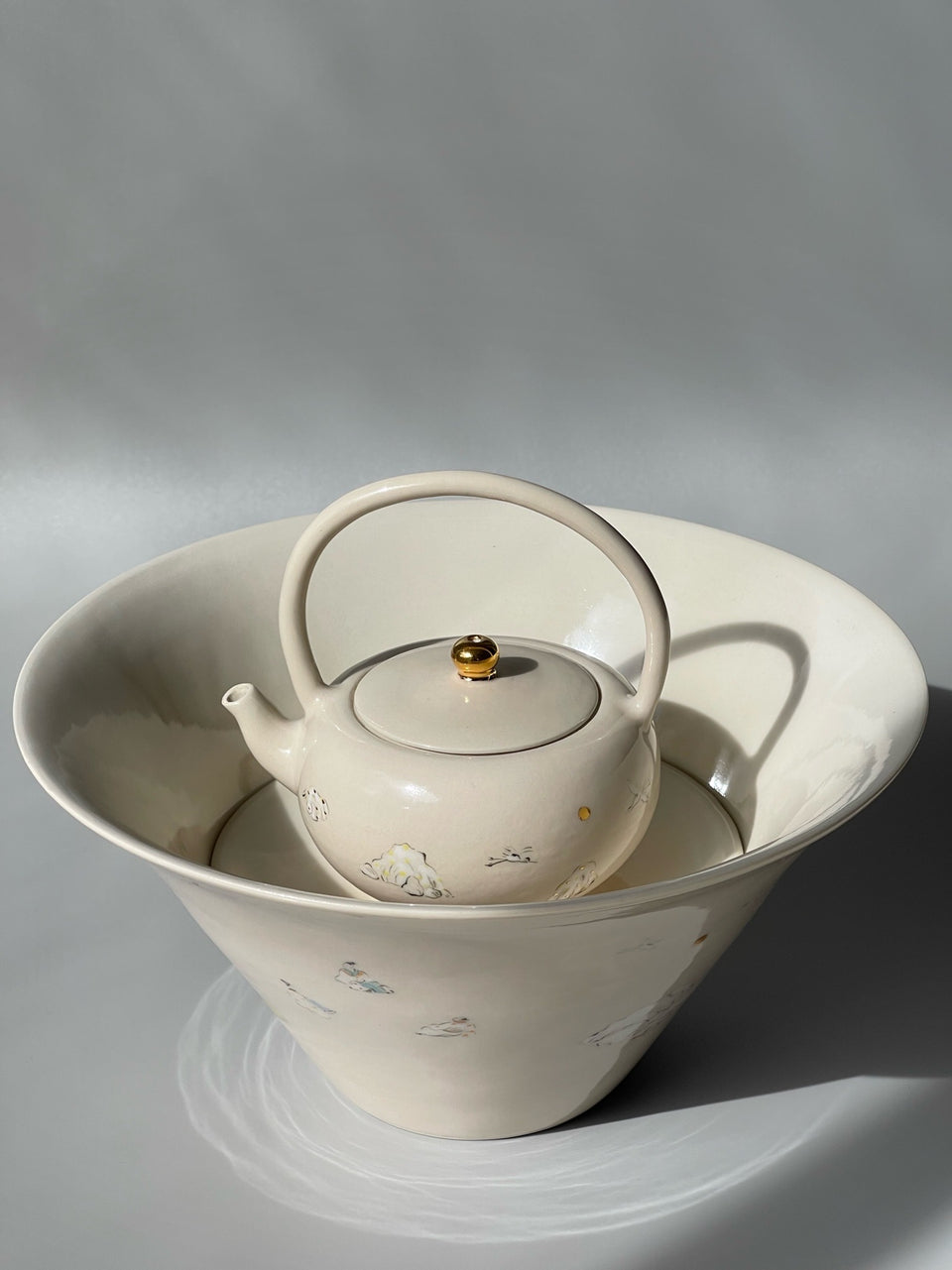 In Between Pot Support/ Vase/ Hucheng/ Bowl